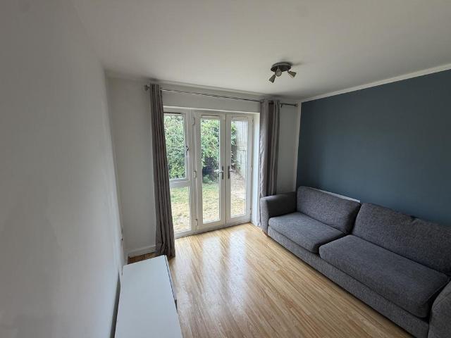 Flat for sale in South Hornchurch, Greater London