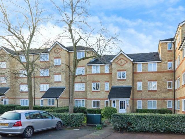 Flat for sale in Isle Of Dogs, Greater London