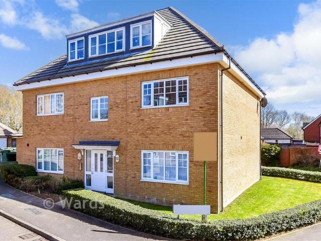 Flat for sale in Midway, Kent