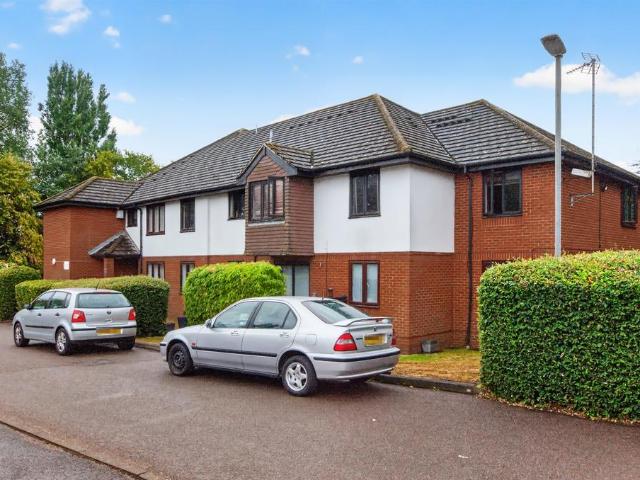 Flat for sale in St Albans