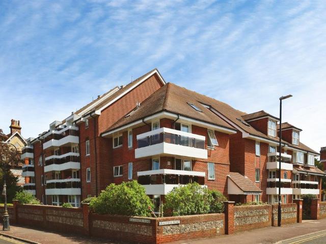 Flat for sale in Eastbourne, East Sussex