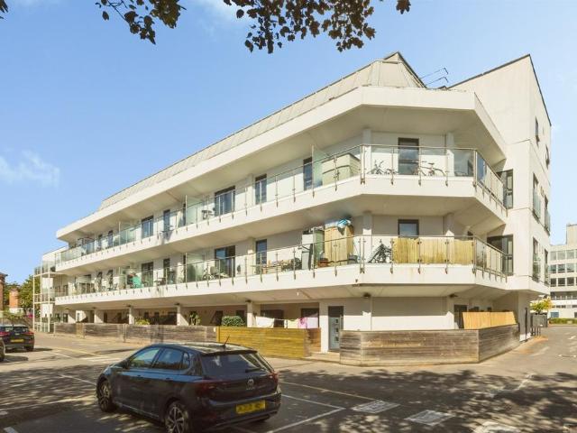 Flat for sale in Three Bridges, Glynde