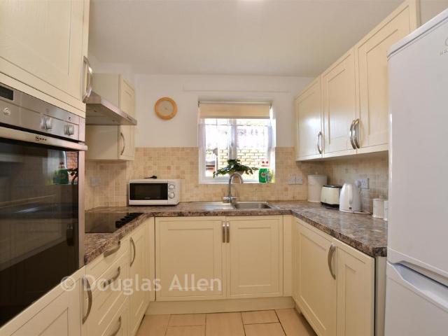 Flat for sale in Great Burstead, Billericay