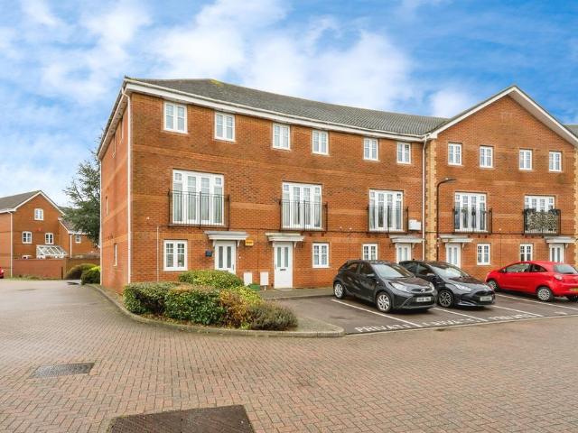 Flat for sale in Eastleigh, Helford