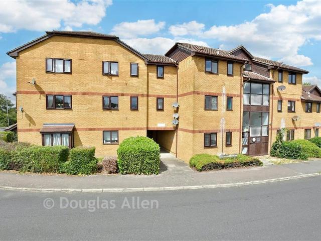 Flat for sale in Wickford