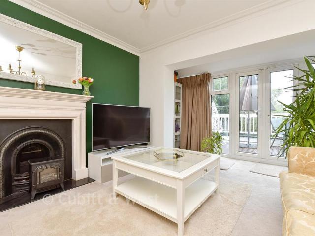 Flat for sale in London Borough of Croydon, Greater London