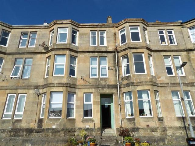Flat for sale in Kirn, Scotland