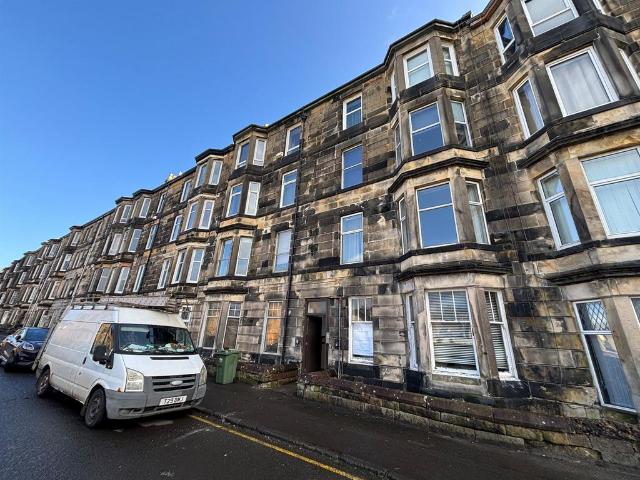 Flat for sale in Castlehead, Glenburn