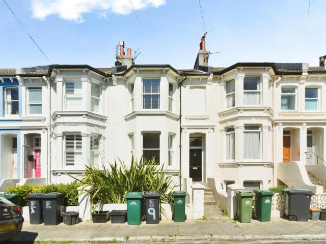 Flat for sale in Round Hill, Brighton & Hove