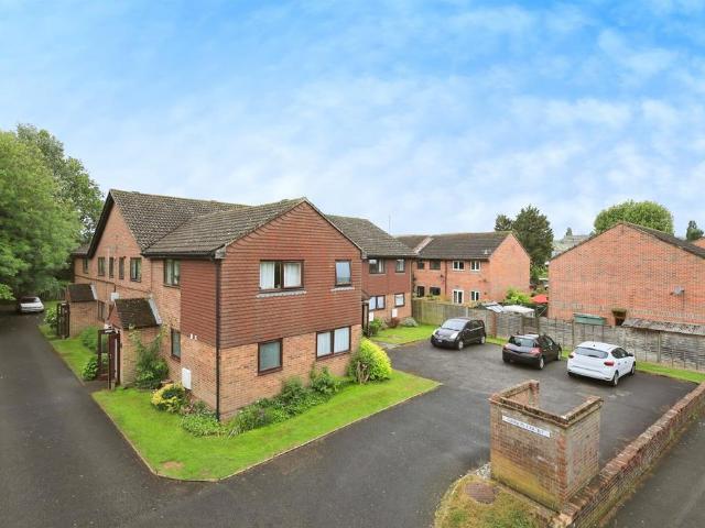 Flat for sale in Lewes, Iford