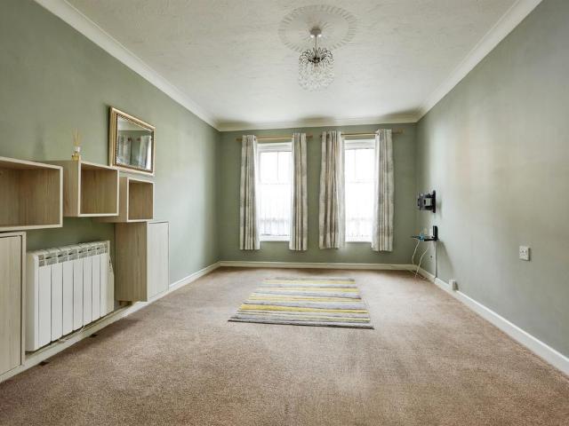 Flat for sale in Blandford Forum, Blandford
