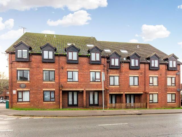 Flat for sale in Rushden