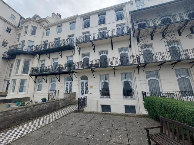 Flat for sale in South Cliff, Kepwick