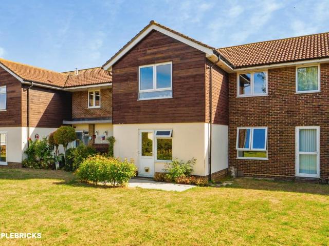 Flat for sale in Birchington, Acol