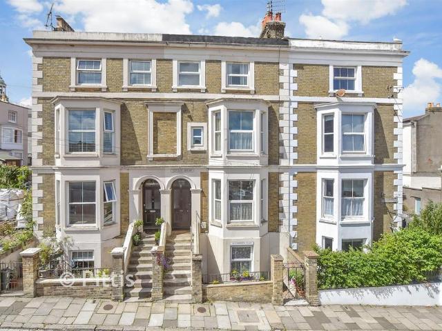 Flat for sale in Binstead, Ryde