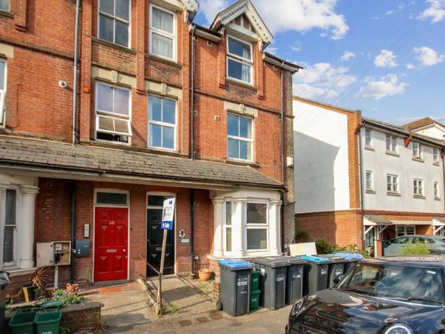 Flat for sale in Blackwell, Perryfields