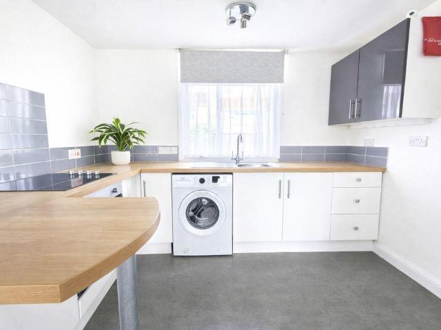 Flat for sale in Lee-on-the-Solent, Middlecroft