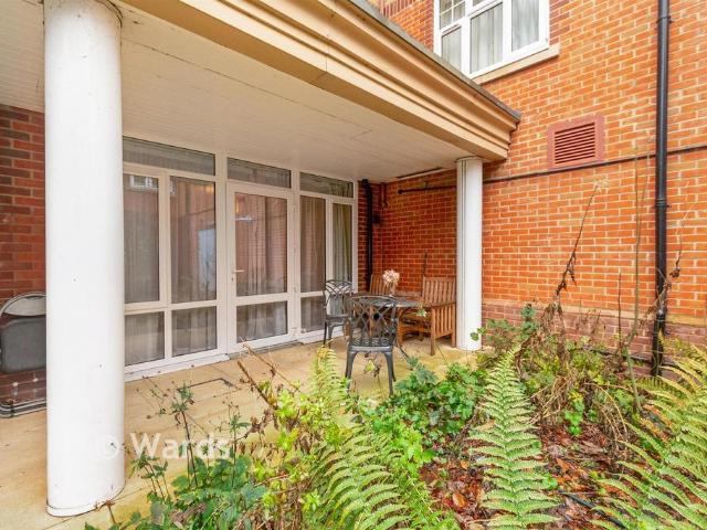 Flat for sale in The Butts, Kent