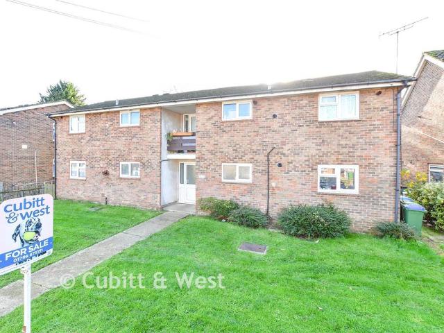 Flat for sale in Marehill, Horsham