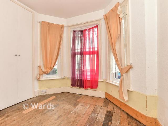 Flat for sale in Folkestone