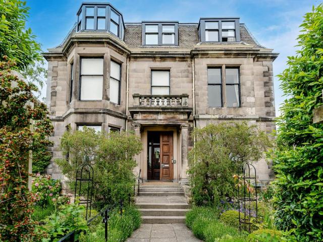 Flat for sale in Morningside, Scotland