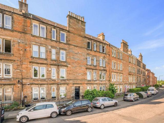 Flat for sale in Hillside, Leith