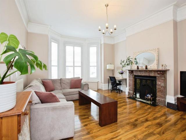 Flat for sale in St James, Sandown Park