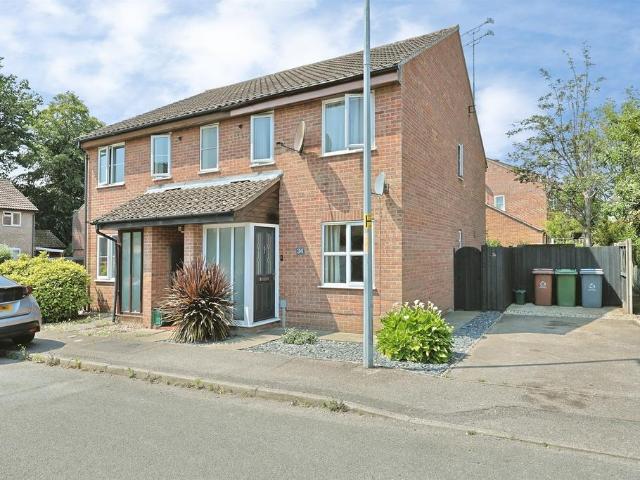 Flat for sale in Crostwick, Norfolk