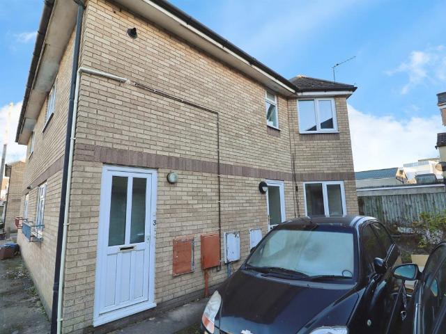 Flat for sale in Plasnewydd, Falcon Lodge