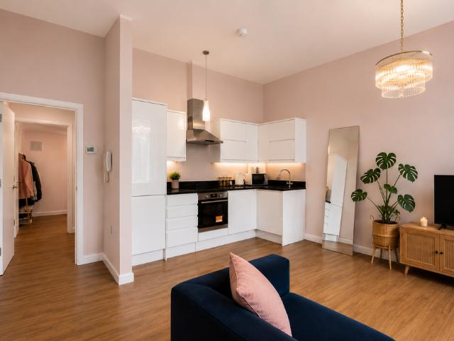 Flat for sale in Longlands, Greater London