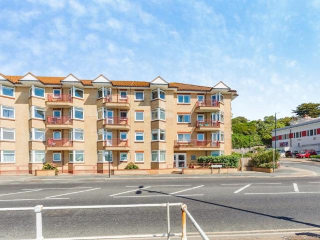 Flat for sale in Bohemia, Guestling Green