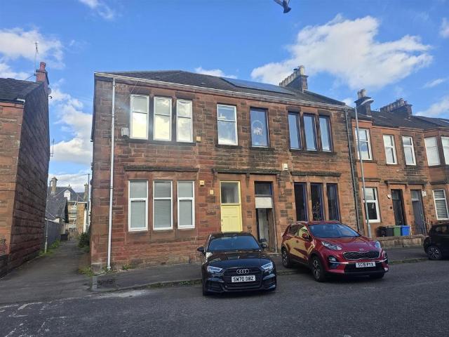 Flat for sale in Linthouse, Scotland