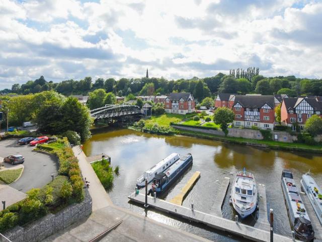 Flat for sale in Castle, Leftwich