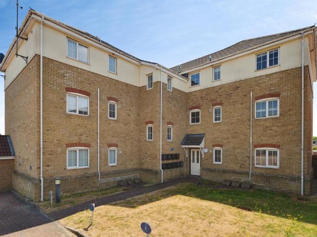 Flat for sale in Bedingfield, Suffolk