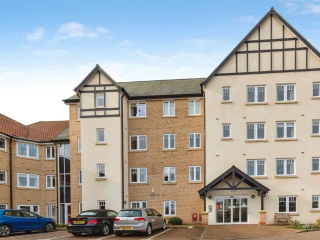 Flat for sale in Chedburgh, Suffolk