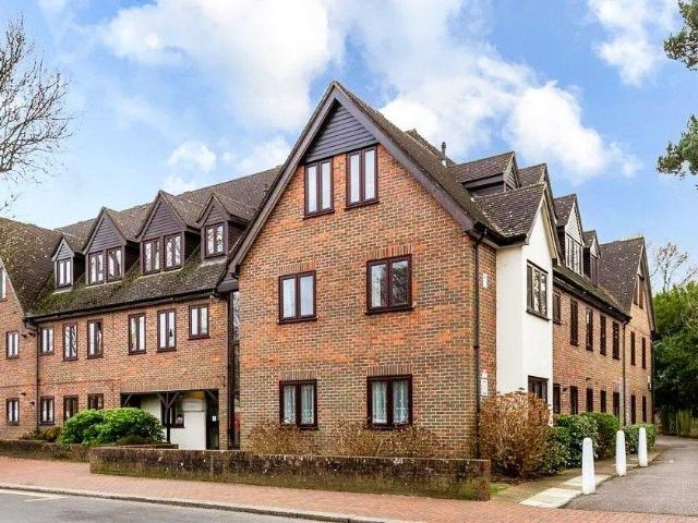 Flat for sale in Coulsdon, London Borough of Croydon