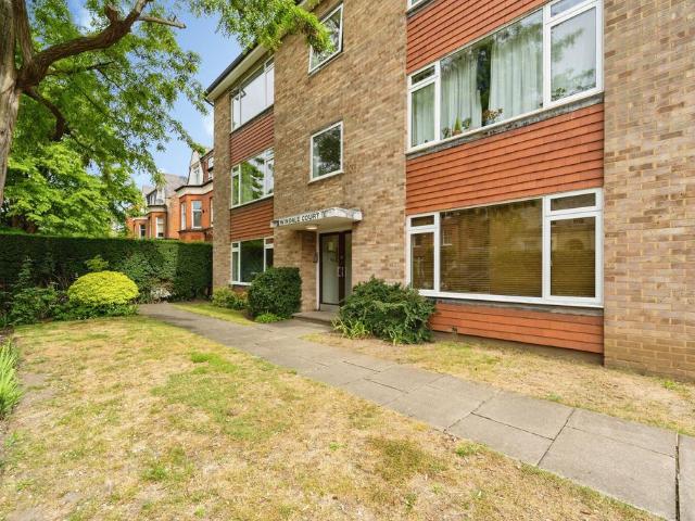 Flat for sale in Surbiton, Isle Of Man