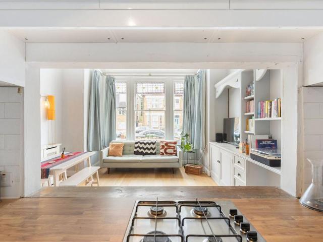 Flat for sale in London Borough of Lambeth, Greater London