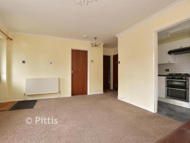 Flat for sale in Weeks, Ryde
