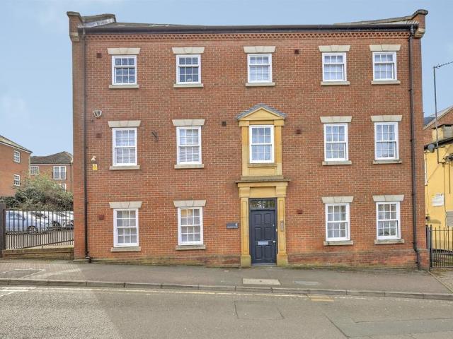 Flat for sale in Semilong, Northampton