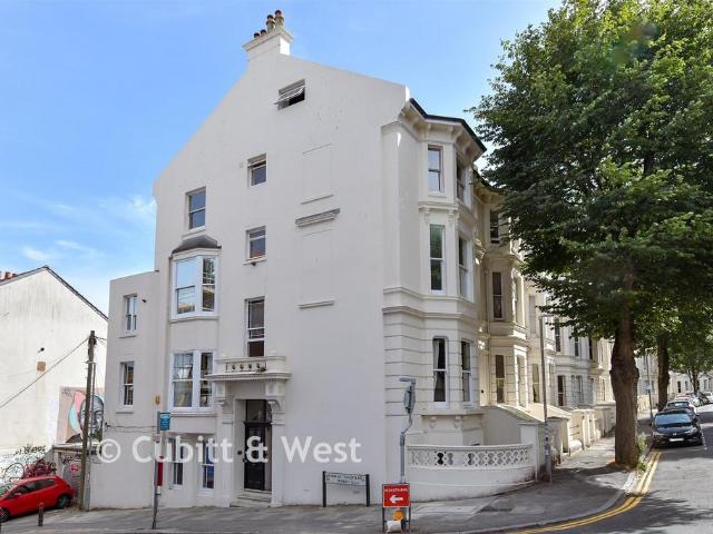 Flat for sale in Round Hill, Brighton & Hove
