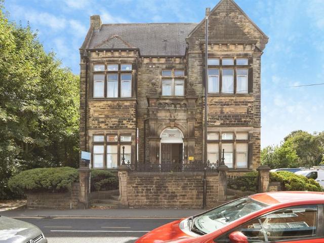 Flat for sale in Pudsey, West Yorkshire