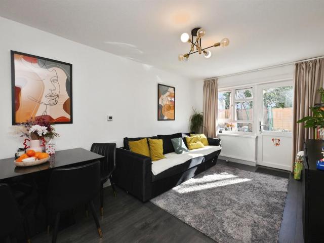 Flat for sale in Epping, Essex