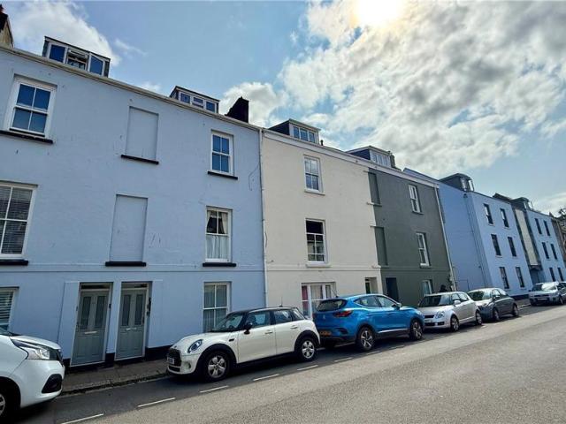 Flat for sale in Strode, Devon