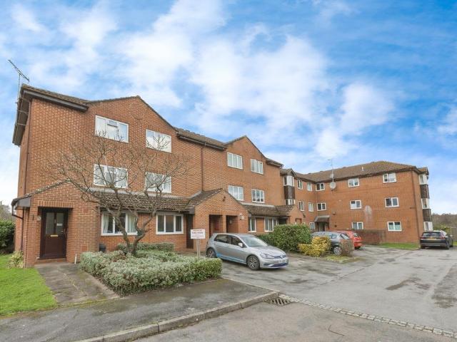 Flat for sale in Sevenoaks, The Butts