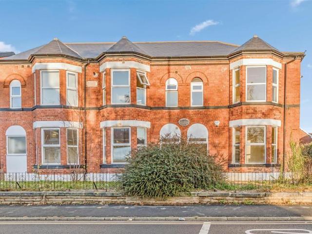Flat for sale in Hazel Grove, Greater Manchester