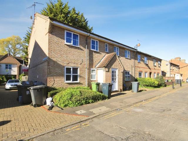 Flat for sale in Peterborough