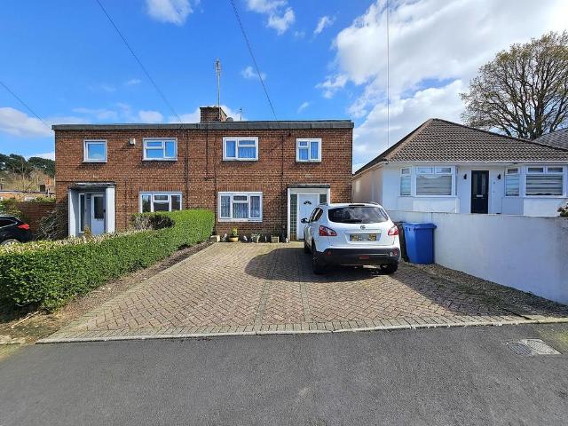 Flat for sale in Foxholes, Poole