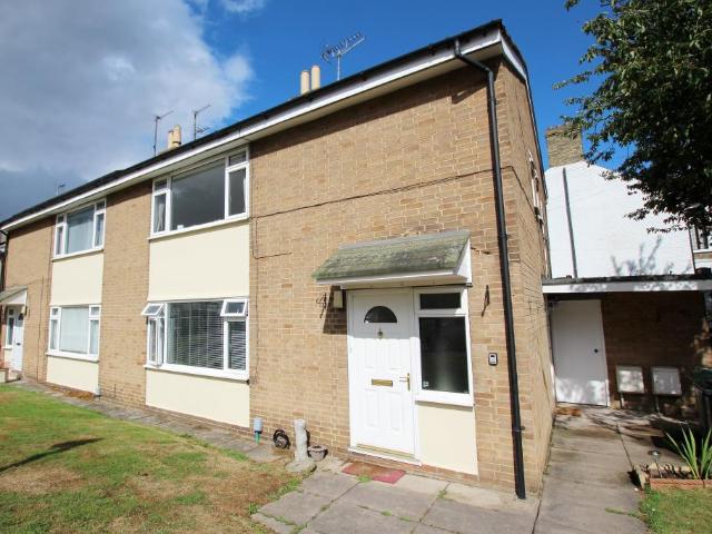 Flat for sale in Woodston, Peterborough