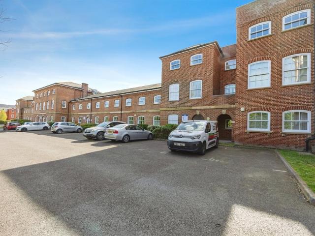 Flat for sale in Martyrs Field, The Bridge